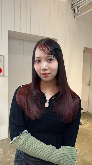 ロング フカミ マナカのヘアスタイル