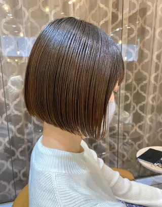 ショート レイヤーカット /透明感カラー西田のヘアスタイル