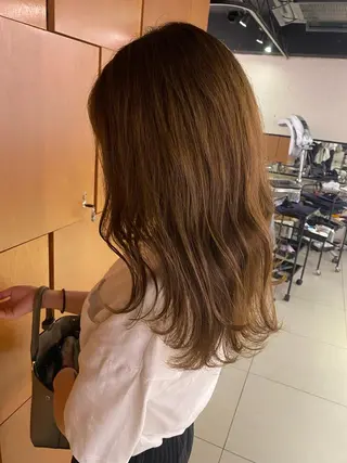 ロング 推しカラー オタク美容師 山本のヘアスタイル