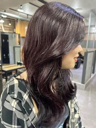 セミロング 🌈透明感カラー 韓国 ミライ🇰🇷のヘアスタイル