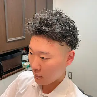 ミディアム パーマ メンズ ヨリソイhair salon所属・浦添メンズ 経験20年／のヘアスタイル