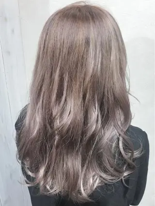 ロング カラー 岩谷/ブリーチ 🪽透明感カラーのヘアスタイル
