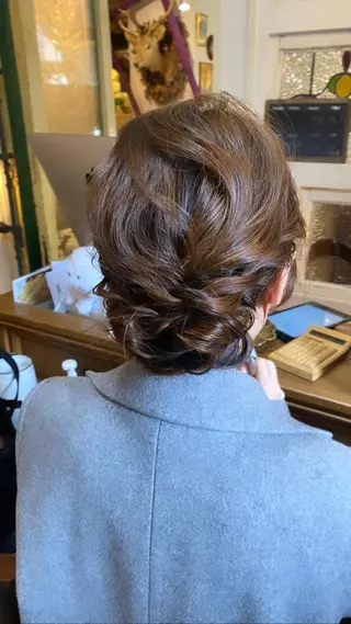 セミロング ヘアアレンジ AYANO ／レイヤー／オリーブのヘアスタイル