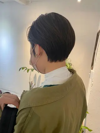 ショート カラー 高橋 愛美のヘアスタイル