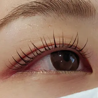 マツエク・マツパ 平田 愛美のヘアスタイル