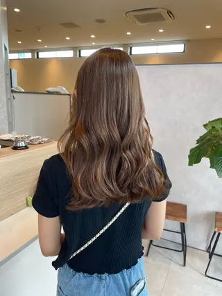 カラー 伊藤 未夢のヘアスタイル