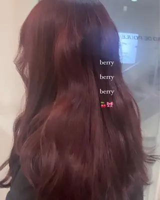 ロング カラー Poche 丸山 愛万音のヘアスタイル