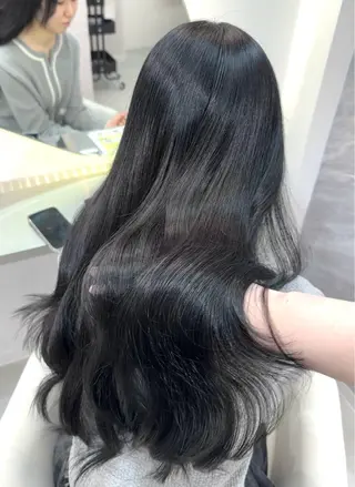 ロング カラー ヘアアレンジ 🖤kana/艶髪/ 韓国風暗髪カラー🖤のヘアスタイル