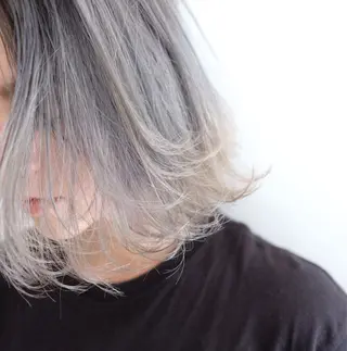 ミディアム カラー Muミュー/ブリーチ ハイトーン　Wカラーのヘアスタイル