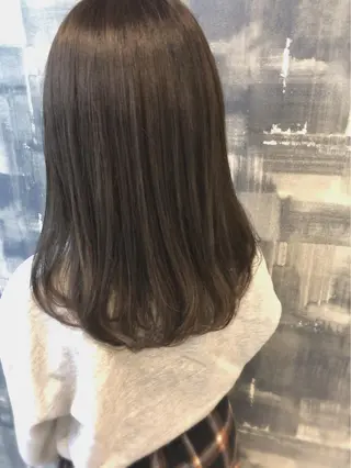 セミロング カラー 日高 香織のヘアスタイル