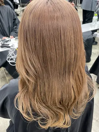 ロング カラー インナーカラー 推し ブリーチ 髪質改善のヘアスタイル