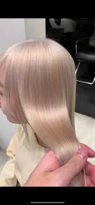 ミディアム カラー れい🫧 ハイトーン特化のヘアスタイル