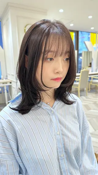 セミロング カラー 小顔レイヤー/ ベージュ🤍Rieのヘアスタイル
