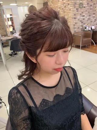 セミロング ヘアアレンジ 羽エクステ🩷 🤍まき🤍のマツエク・マツパデザイン