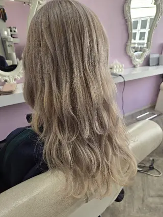 セミロング カラー ナカシマ  アユミのヘアスタイル