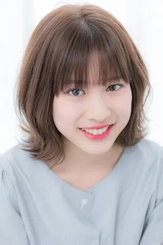 ミディアム 井上 真貴子のヘアスタイル