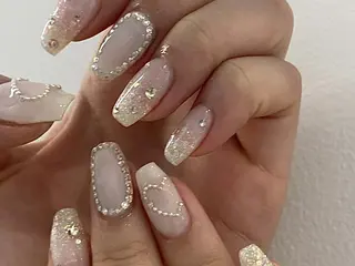 ネイル Rainrain💧 パーツ豊富、やり放題のネイルデザイン