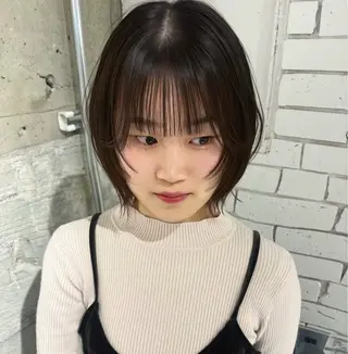 ショート カラー Yui⭐️ 透け感カラーのヘアスタイル