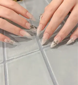 ネイル 江川 茉里香のネイルデザイン