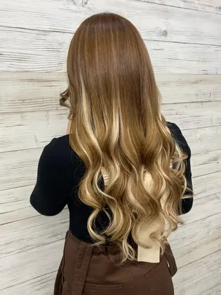 ロング カラー ヘアアレンジ LAVENDIA 初音のヘアスタイル
