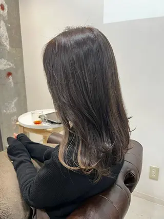 カラー 椎葉 みはるのヘアスタイル