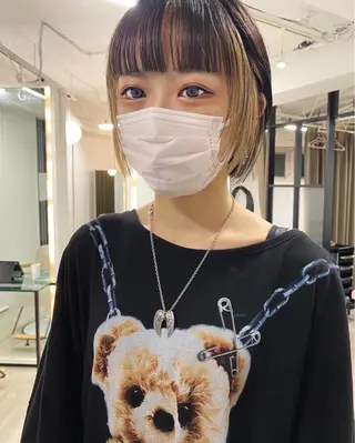 ショート カラー センターパート/ 暖色カラーayuのヘアスタイル