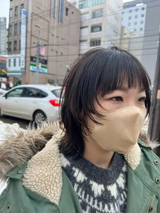 ミディアム ハッシュ・ウルフ🐺 小顔レイヤー松山直史のヘアスタイル