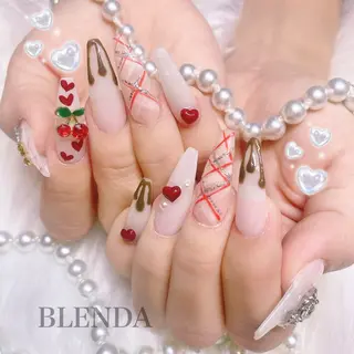 ネイル BLENDA 【ブレンダ】のネイルデザイン