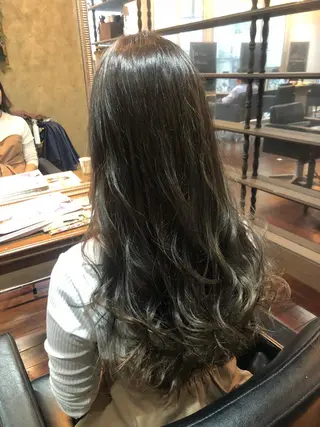 ロング カラー 吉本 yoshimotoのヘアスタイル