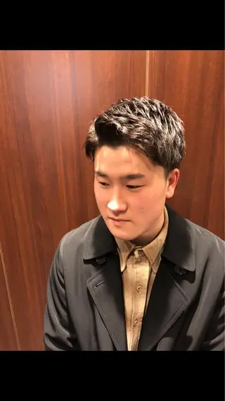 ショート パーマ メンズ 牧 颯斗のヘアスタイル