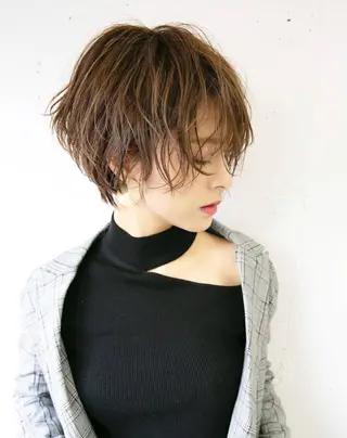 ショート 顔周りの垢抜けヘア 立山愛梨のヘアスタイル