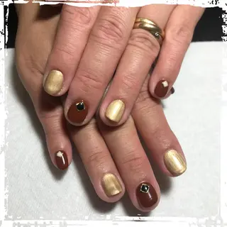 ネイル ECLAT エクラ所属・寺山 千鶴のネイルデザイン