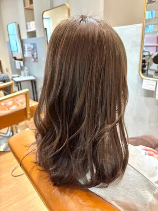 ロング カラー 秋野 遥のヘアスタイル