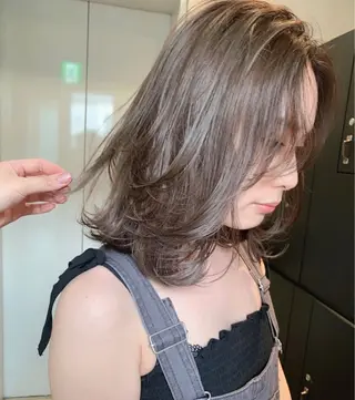 ミディアム 透明感カラー 🪽AYAKAのヘアスタイル