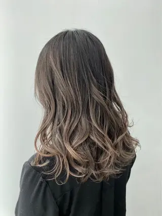 セミロング カラー 【公式】amble luxe池袋東口🩷のヘアスタイル