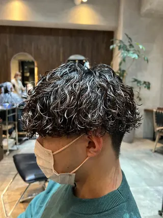 ショート パーマ メンズ 波巻きスパイラルパー マ/シャドウパーマ駿のヘアスタイル
