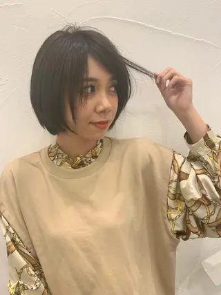 ショート カラー ミドウチ アヤカのヘアスタイル