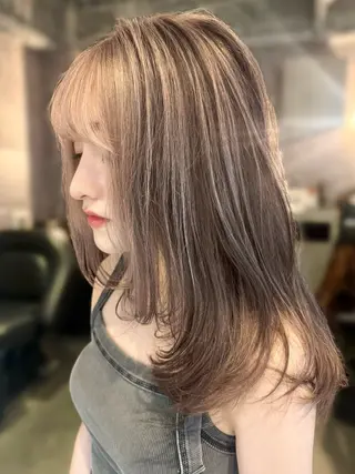 ミディアム カラー ヘアアレンジ 🌱巴結生🌿大宮 ☁️ミルクティーのヘアスタイル