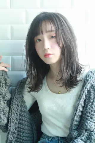 ミディアム カラー 丸茂 聖名のヘアスタイル