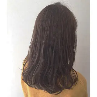 セミロング カラー 透明感♡︎♡︎ 佐々木早苗のヘアスタイル