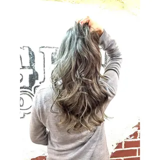 ロング EIGHT plum TOKIOリミテッドのヘアスタイル