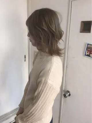 ミディアム カラー パーマ 三輪 太一のヘアスタイル