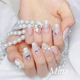 ネイル 🌷 Mooning 🌷のネイルデザイン