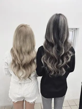ロング カラー ヘアアレンジ LuciA エクステカラーのヘアスタイル