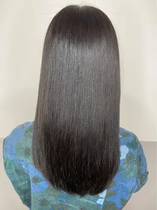 ミディアム カラー トップ スタイリストのヘアスタイル