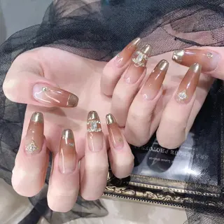 ネイル Queens PUPUのネイルデザイン