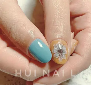 ミディアム めぐみのネイルサロン スタッフ練習のネイルデザイン