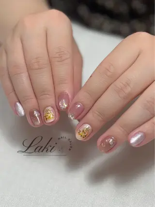 ネイル Laki nailのネイルデザイン