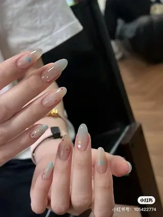 セミロング めぐみのネイルサロン スタッフ練習のネイルデザイン