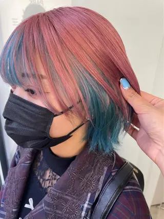 カラー 🎀ボブ＋ハイトーン シュカ👶🏻のヘアスタイル
